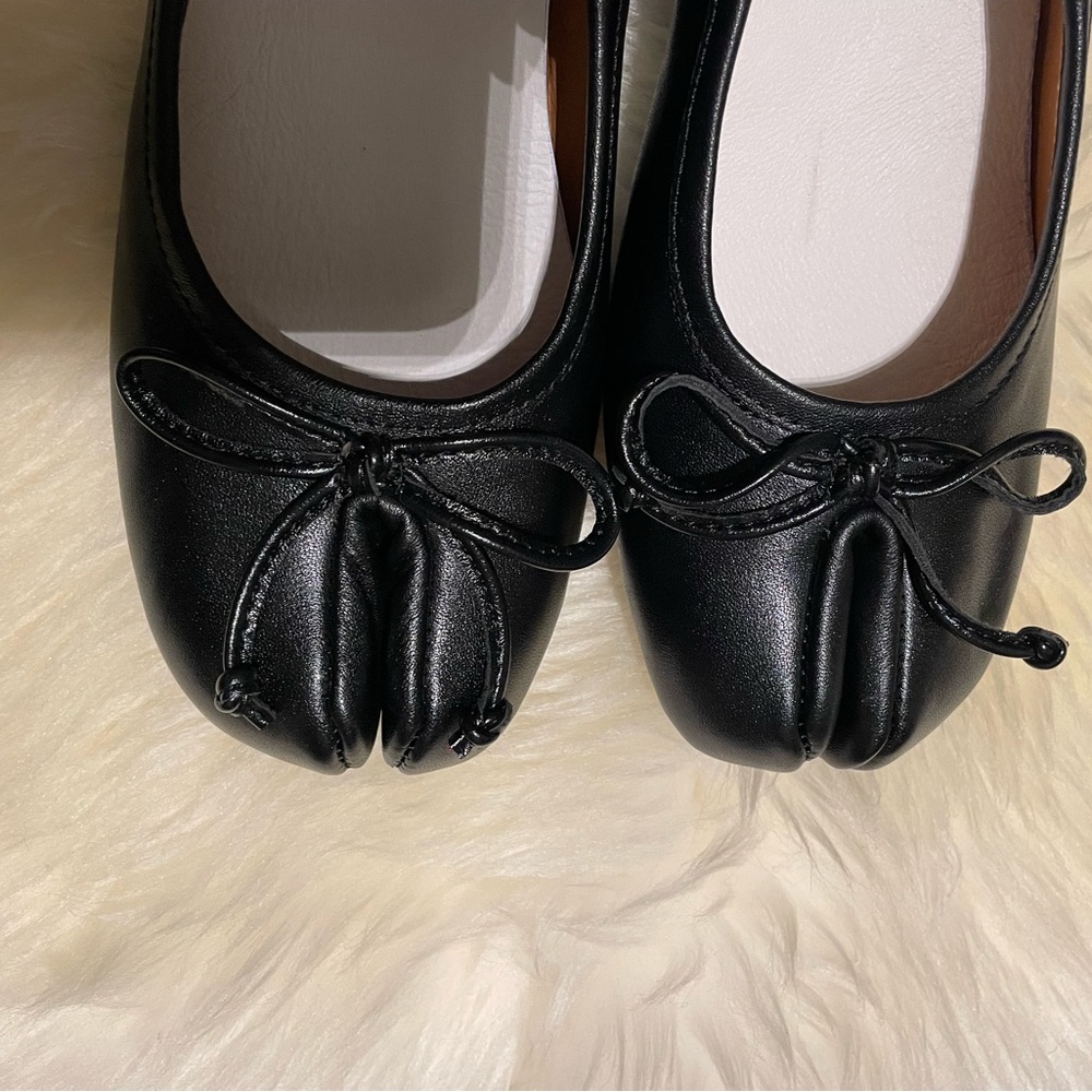 Tabi Split Toe Heels NWOT